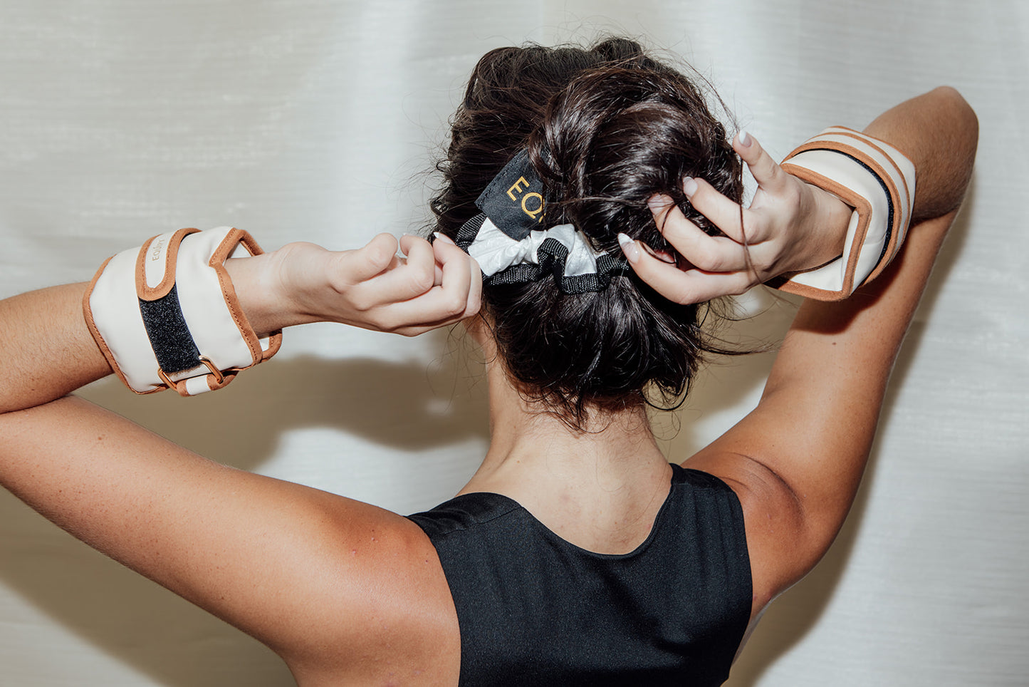 Attache Cheveux Signature - Noire/blanche